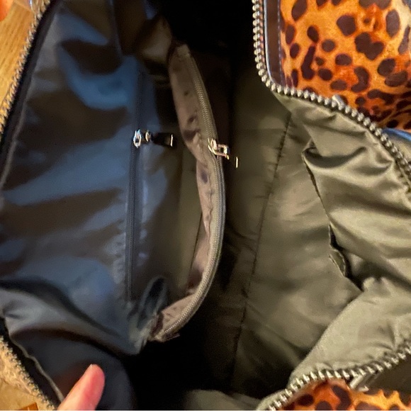 Animal Print Duffle Bag NWOT Unbranded - Picture 7 of 16